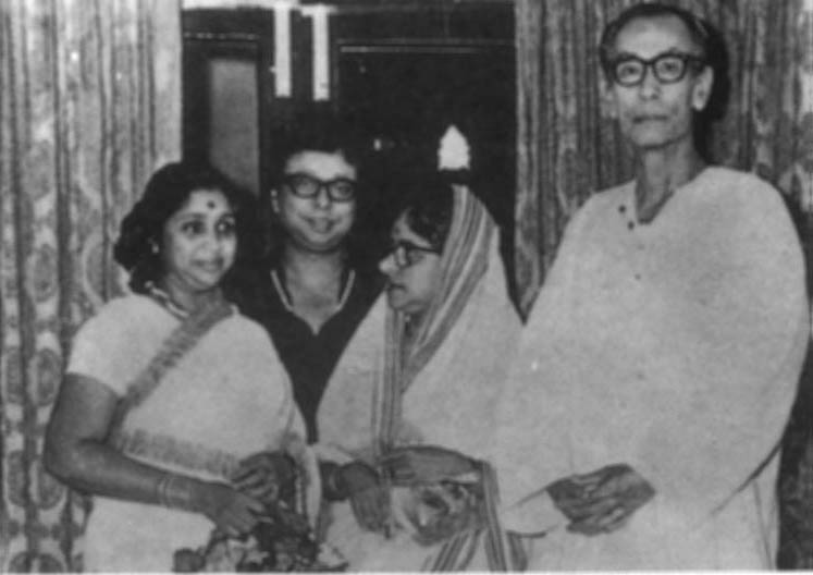 S D Burman with wife Meera, son Rahul Dev Burman and singer Asha Bhonsle