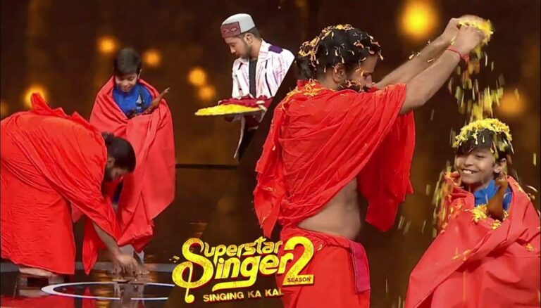 Baba Ramdev Touched the Feet of Pranjal on Superstar Singer 2