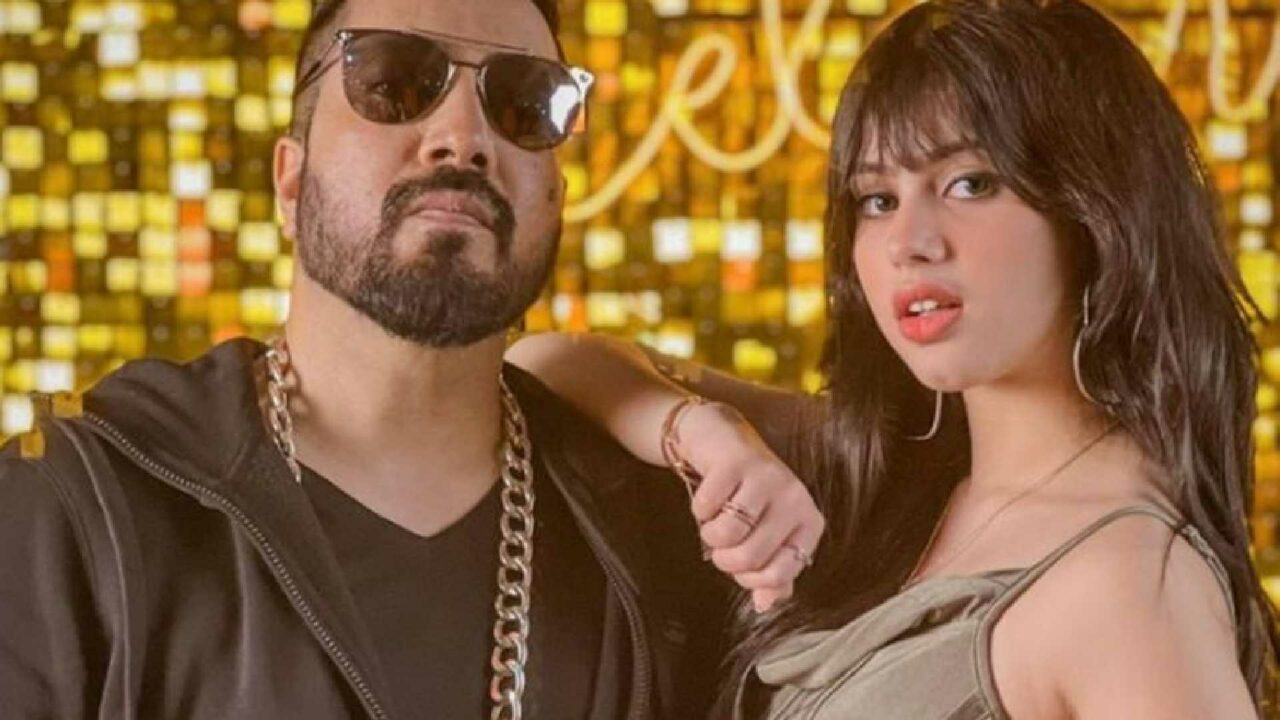 riva arora with mika singh
