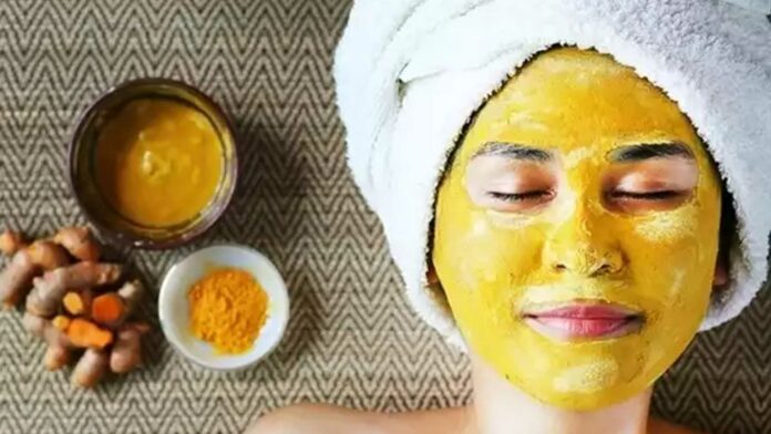 3 DIY Facepacks Made By Turmeric For Best Result On Face