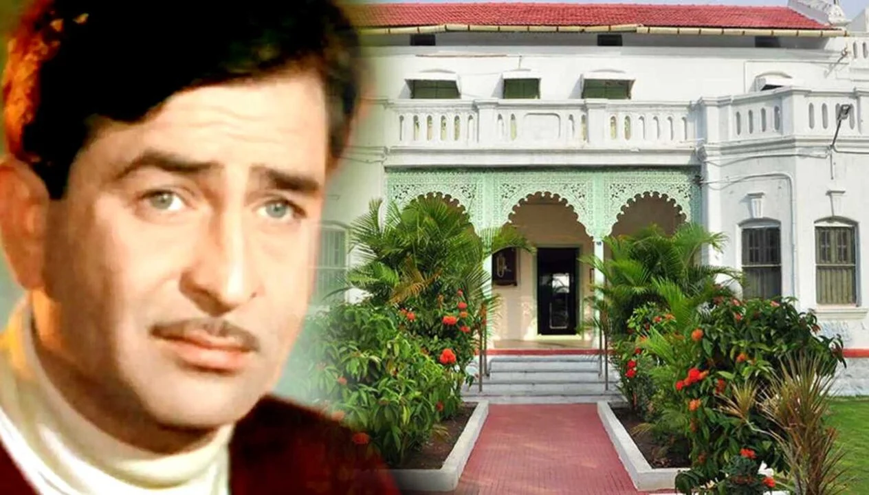 Kapoor Family Selled Raj Kapoor`s Old Banglow To Godrej At 500 Crores