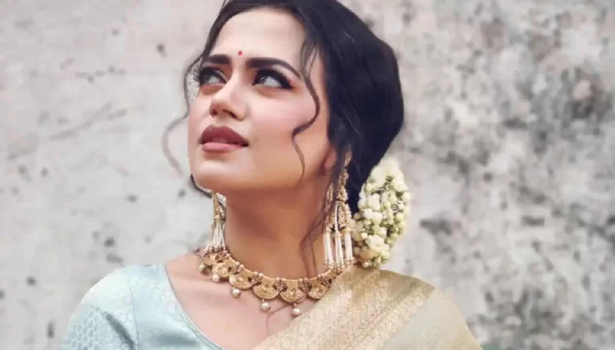 AHONA DUTTA