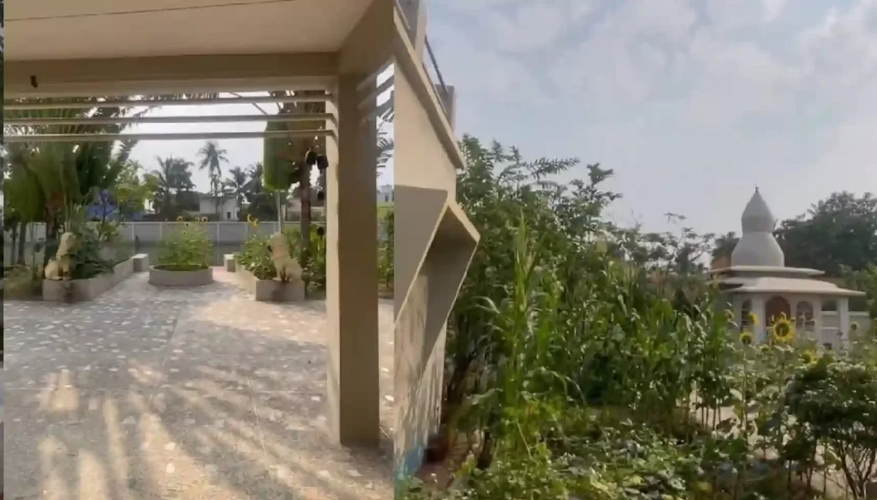 RAJ SUBHASHREE HOUSE IN HALISHAHAR