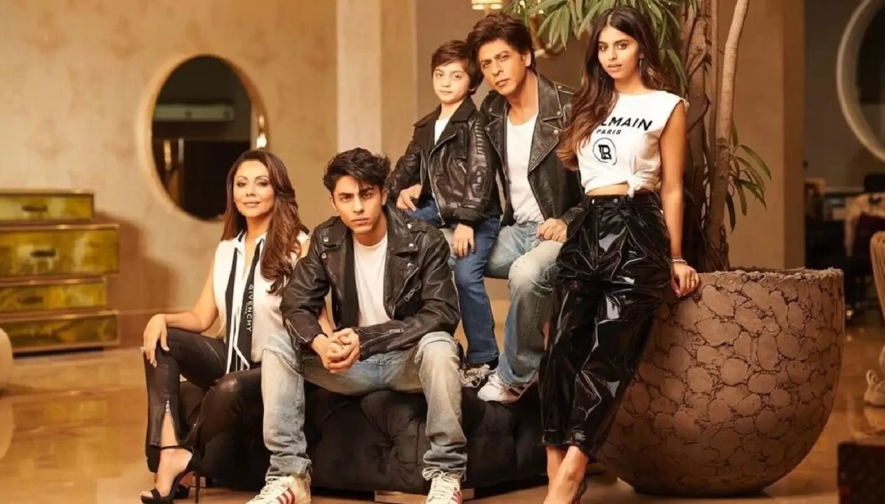 SHAH RUKH KHAN`S MANNAT HOUSE