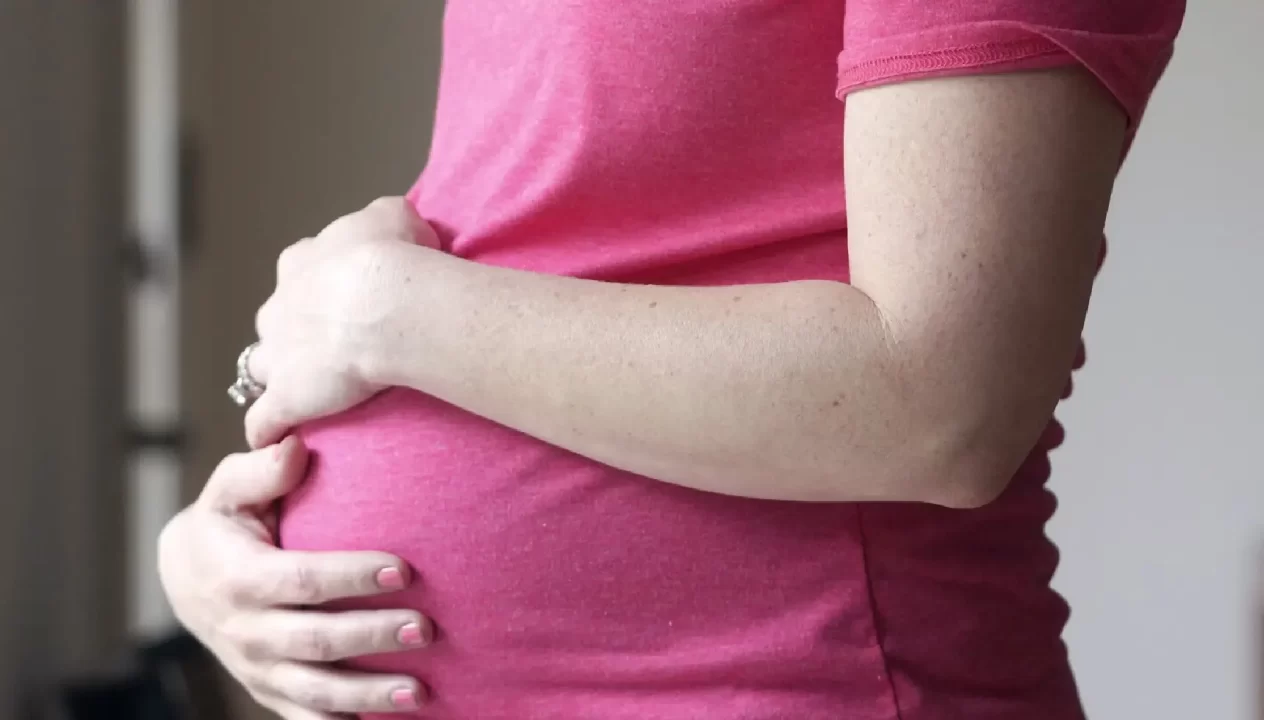 PREGNENT WOMAN