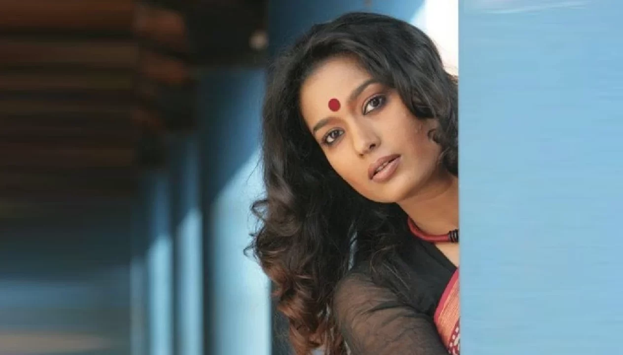  Ananya Chatterjee