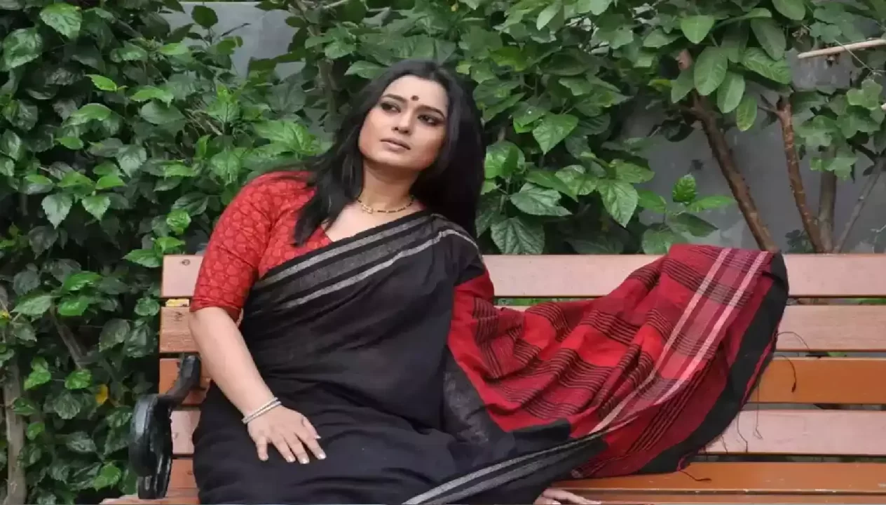  Ananya Chatterjee