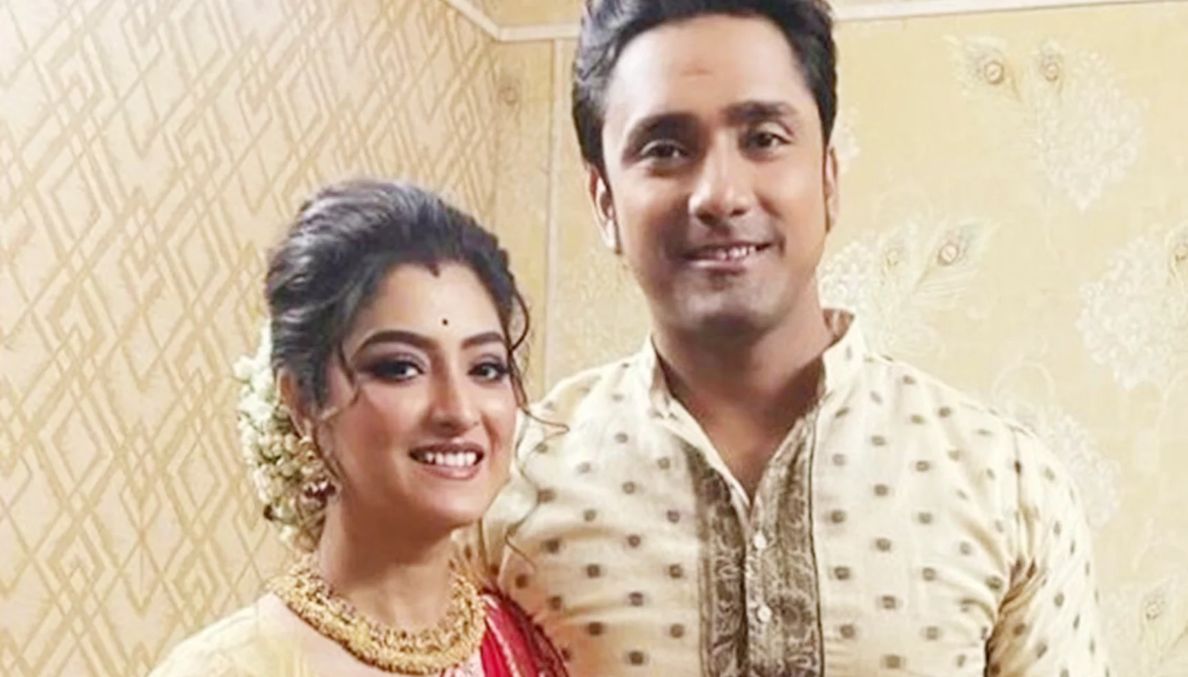 Shweta Bhattacharya And Rubel Das