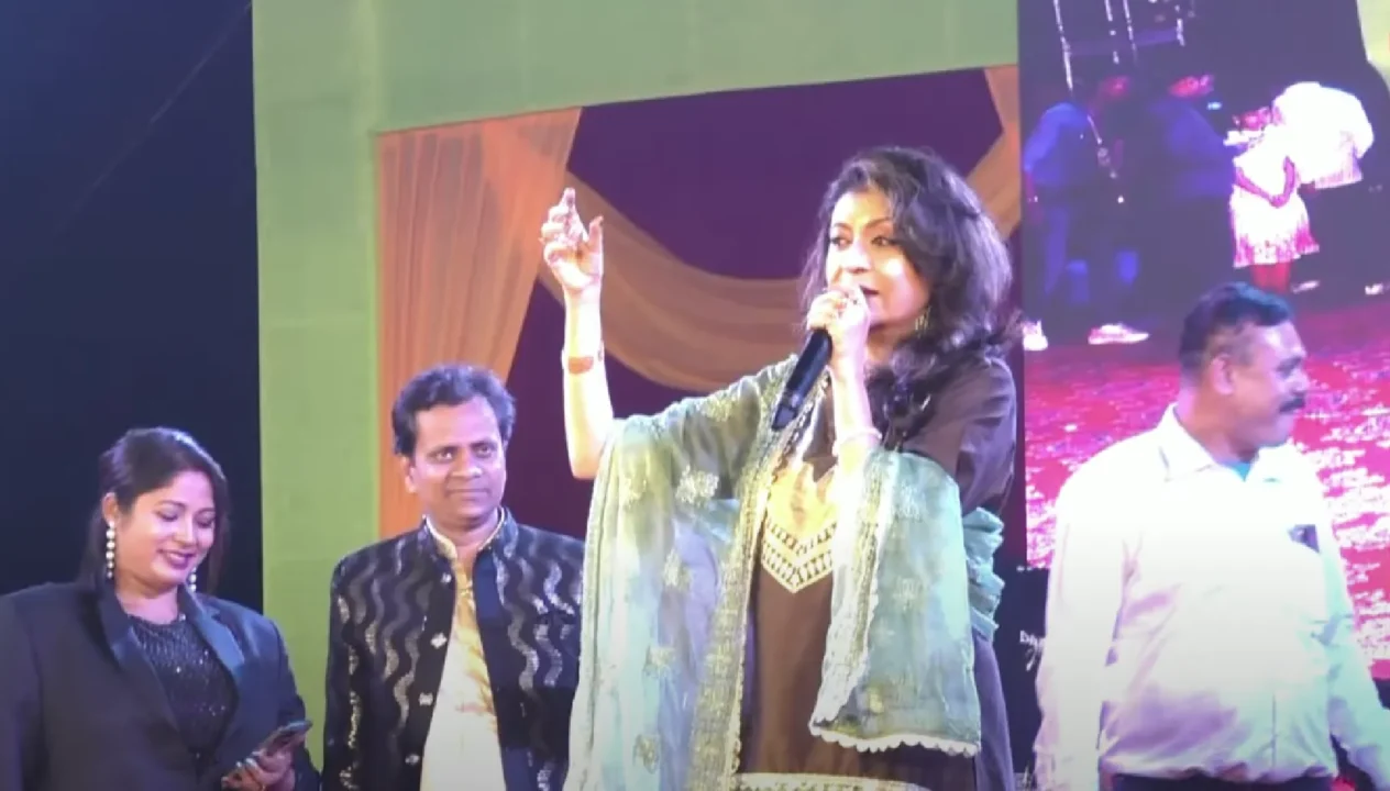  Debashree Roy